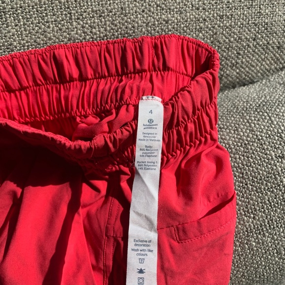 lululemon shorts sizing compared to nike size